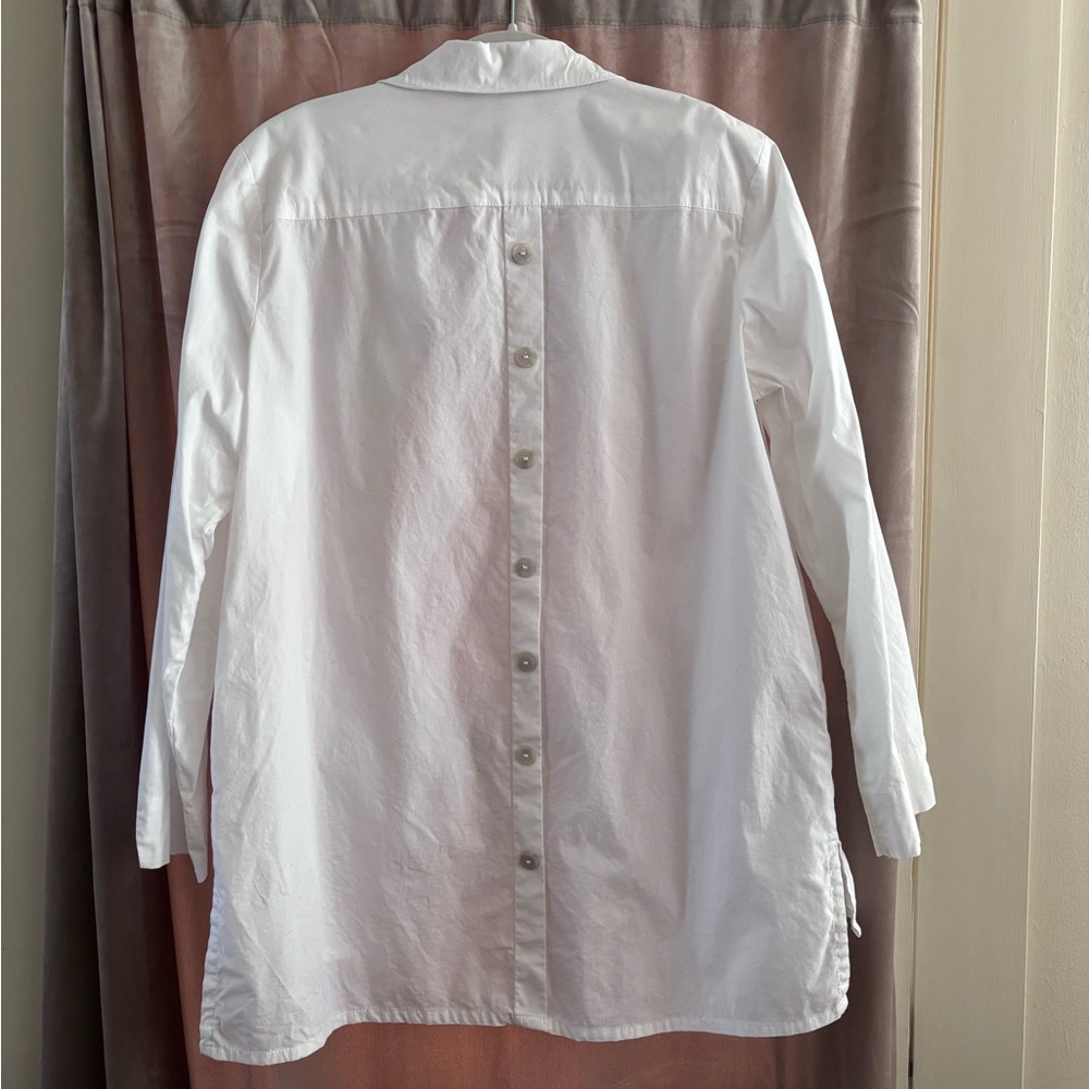 White Tunic Blouse sz L, Back Button Detail